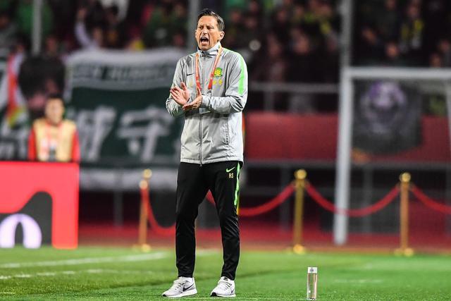 萨林杰17+20费尔德37分 深圳力克山西8连胜